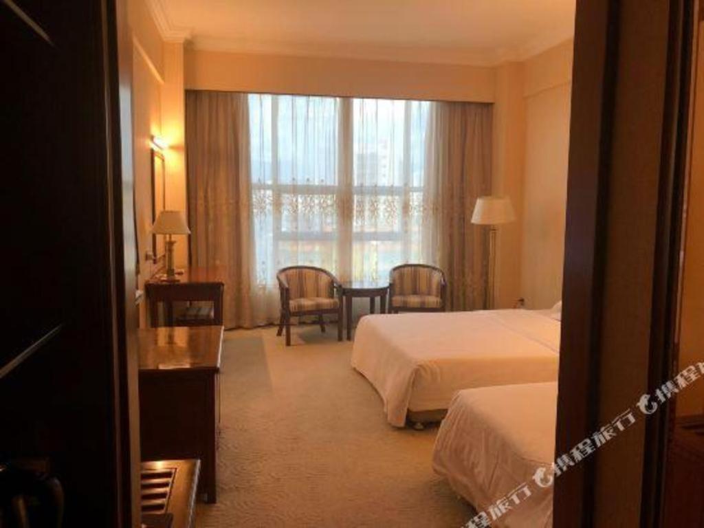 Fenggang Gladden Hotel Tiantangwei Luaran gambar