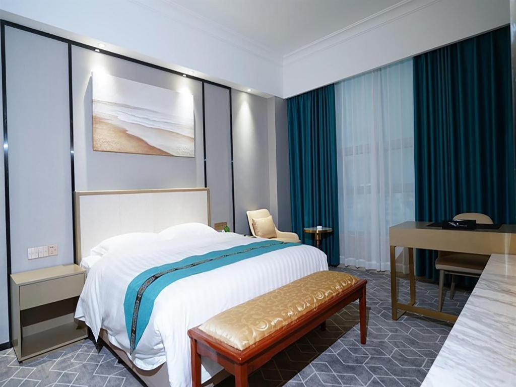 Fenggang Gladden Hotel Tiantangwei Luaran gambar