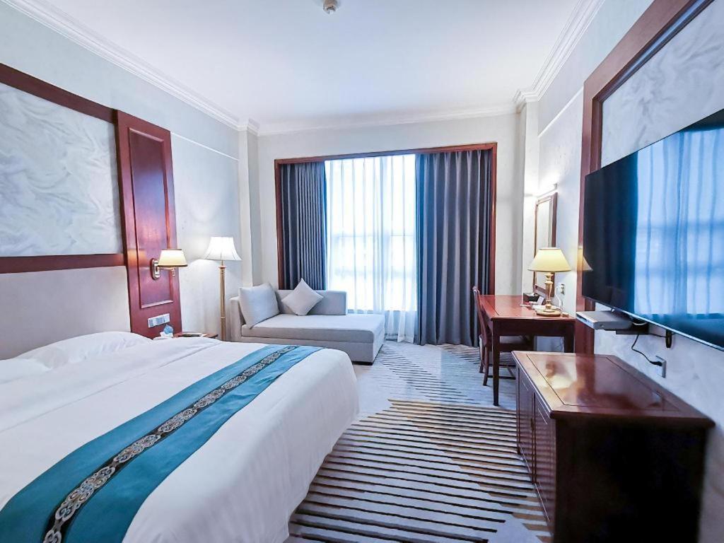Fenggang Gladden Hotel Tiantangwei Luaran gambar