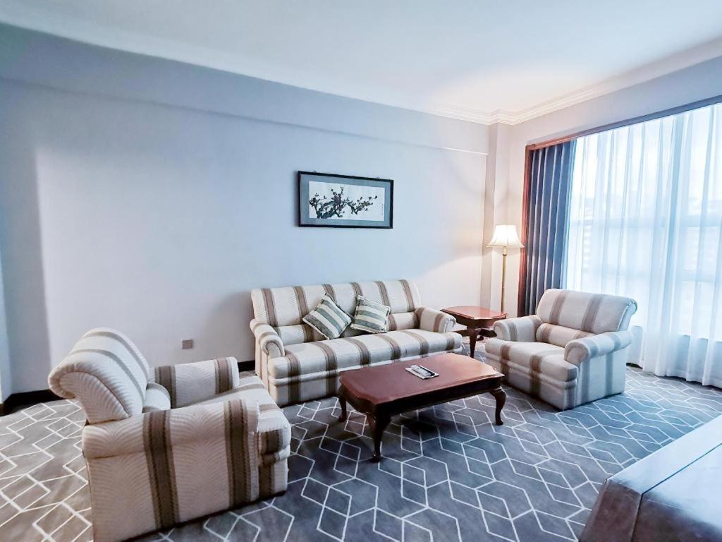 Fenggang Gladden Hotel Tiantangwei Luaran gambar