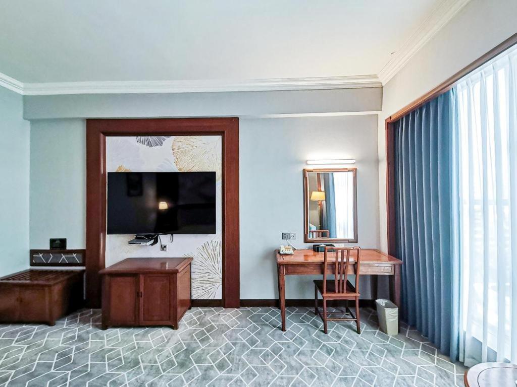 Fenggang Gladden Hotel Tiantangwei Luaran gambar