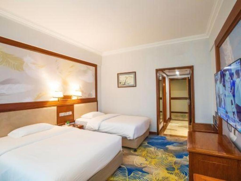 Fenggang Gladden Hotel Tiantangwei Luaran gambar