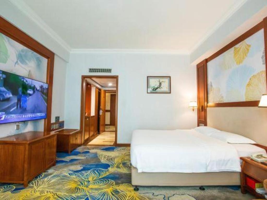 Fenggang Gladden Hotel Tiantangwei Luaran gambar