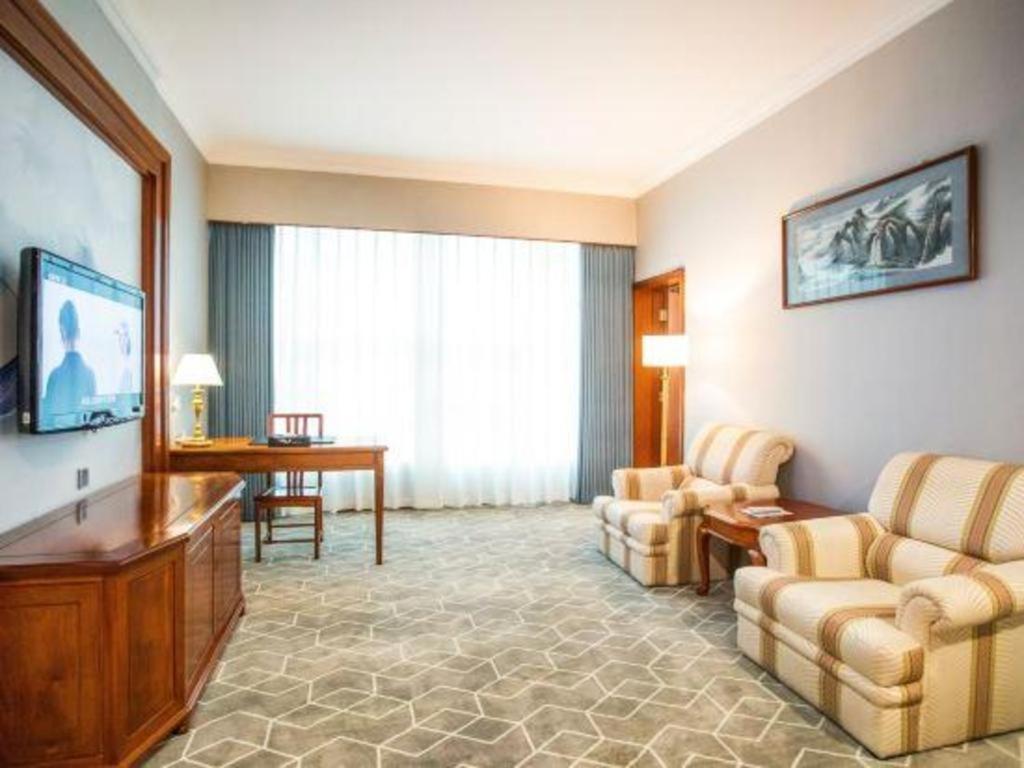 Fenggang Gladden Hotel Tiantangwei Luaran gambar