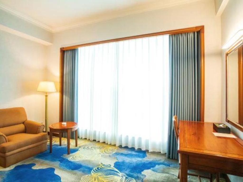Fenggang Gladden Hotel Tiantangwei Luaran gambar