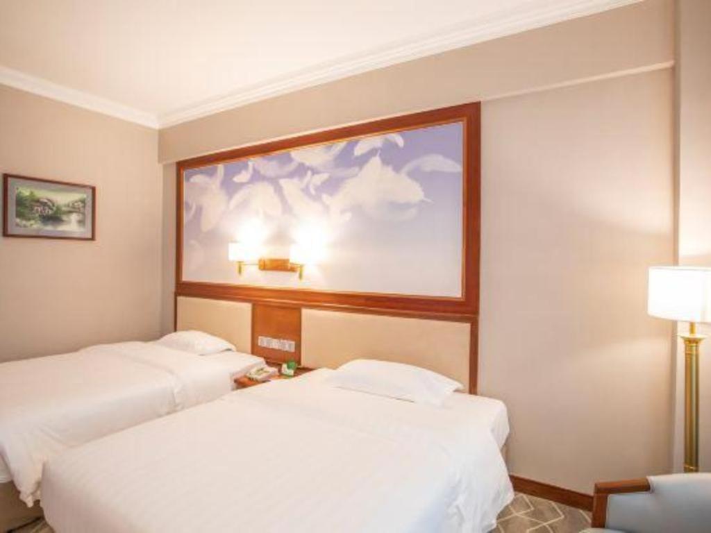 Fenggang Gladden Hotel Tiantangwei Luaran gambar